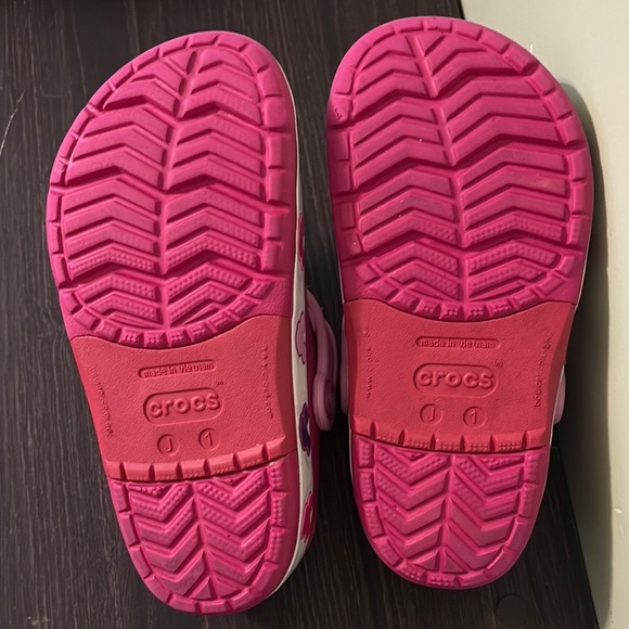 CROCS Minnie Mouse Pink Sandals with Fun Charms Size 1 - Picture 4 of 4